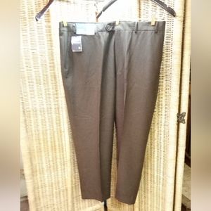 STAFFORD Essential Slacks Classic Fit Size 44/30 inseam-26"  NWT